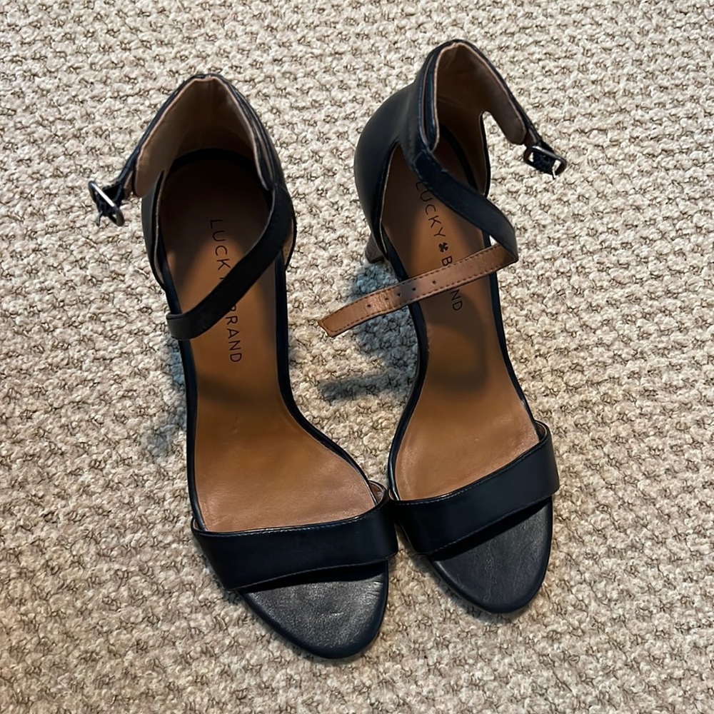 Lucky Brand size 7 1/2 black heeled sandals